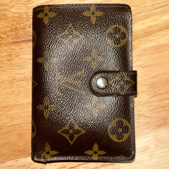 Accessories - Louis Vuitton monogram Kisslock
